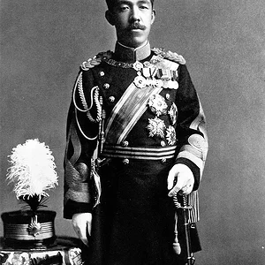 800px-Emperor_Taisho.jpg