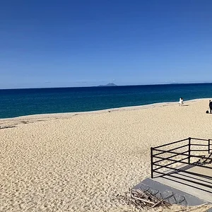 beach bride.JPG