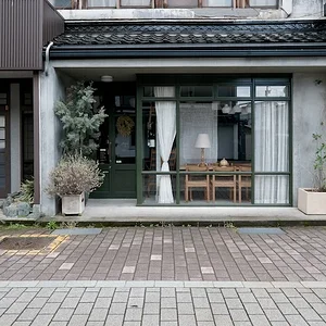 storefront.JPG
