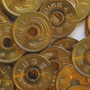 five-yen-coins.jpg