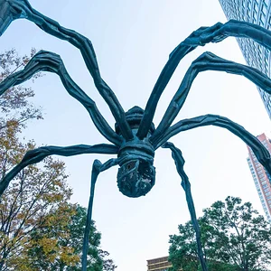 spider-sculpture-by-louise-bourgeois-situated-at-mori-tower-building-roppongi-hills.jpg