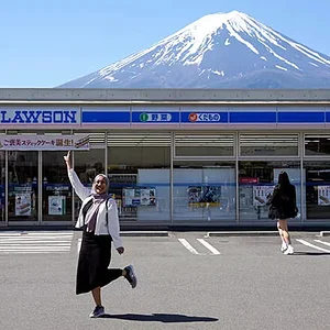 lawson-mount-fuji.webp