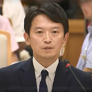 Motohiko-Saito-gobernador-de-Hyogo.jpg