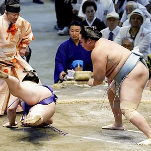 Kotoshōhō routing the Ukrainian Aonishiki