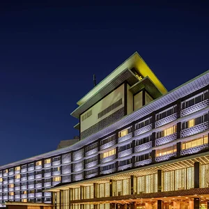 old-hotel-okura.webp
