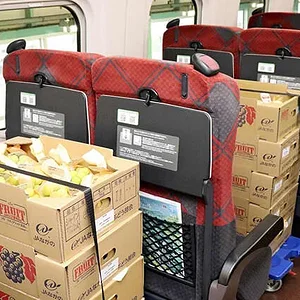 cargo-shinkansen-02.webp