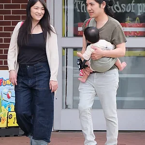japanese-princess-mako-goes-shopping.webp