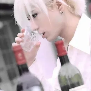 Love the hair. I want that hair cut.