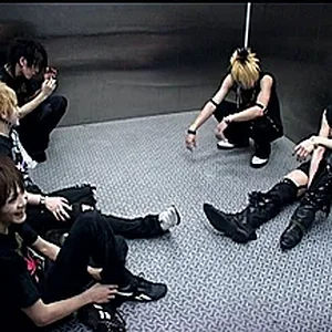 Gaze..? emo? xD