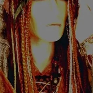 tumblr lx5e6sJuiM1qkygolo1 250