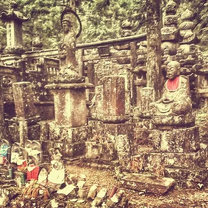 Buddhist tombs