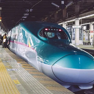 Shinkansen E5 series