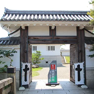Gate
