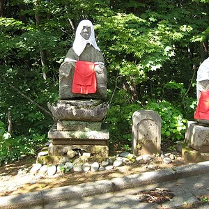 Jizō statues