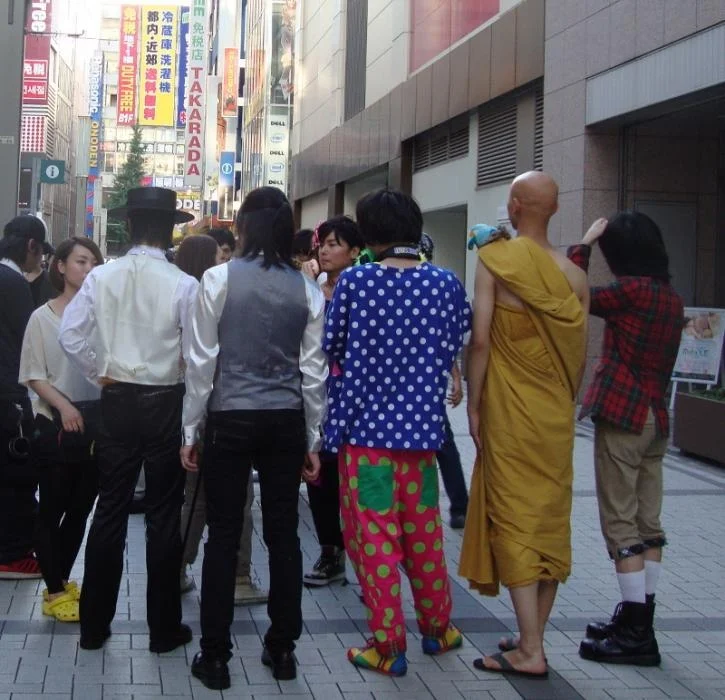 akb01.jpg