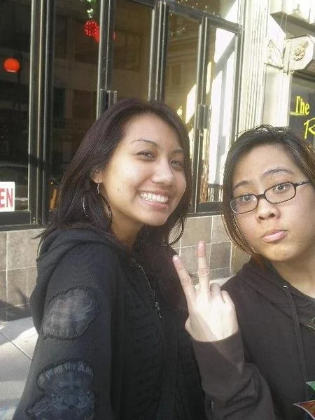 awry and her hot sis