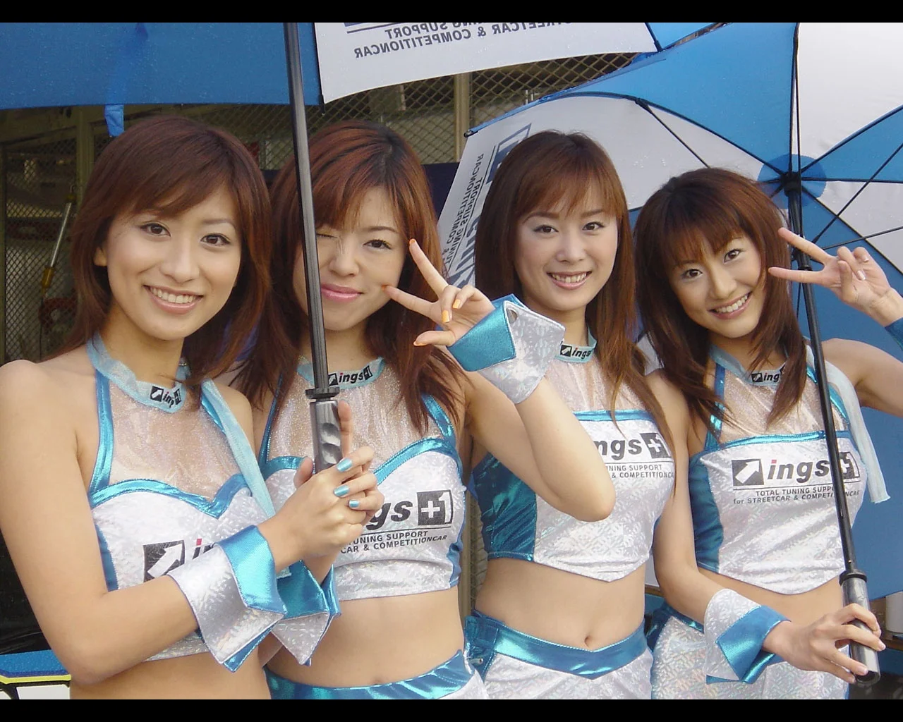 Blue & white Fuji girls