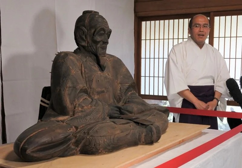 hideyoshi-statue02.jpg