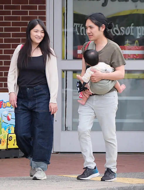 japanese-princess-mako-goes-shopping.webp