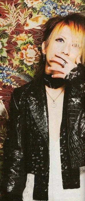 JUNE_SHOXXALICENINE5.jpg