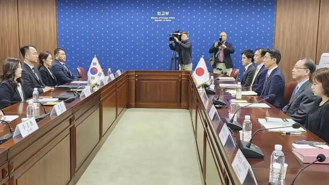 korean-japanese-security-talks.jpg