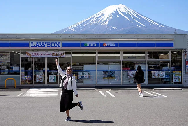 lawson-mount-fuji.webp
