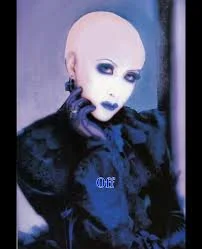Mana sama but bald!!