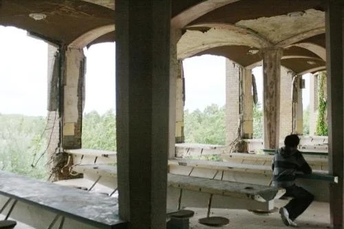 My friend Jan acting in a video clip at the most beautiful place in Belgium: the RTT ruin in East Dunkirk. A very dangerous, but beautiful place.