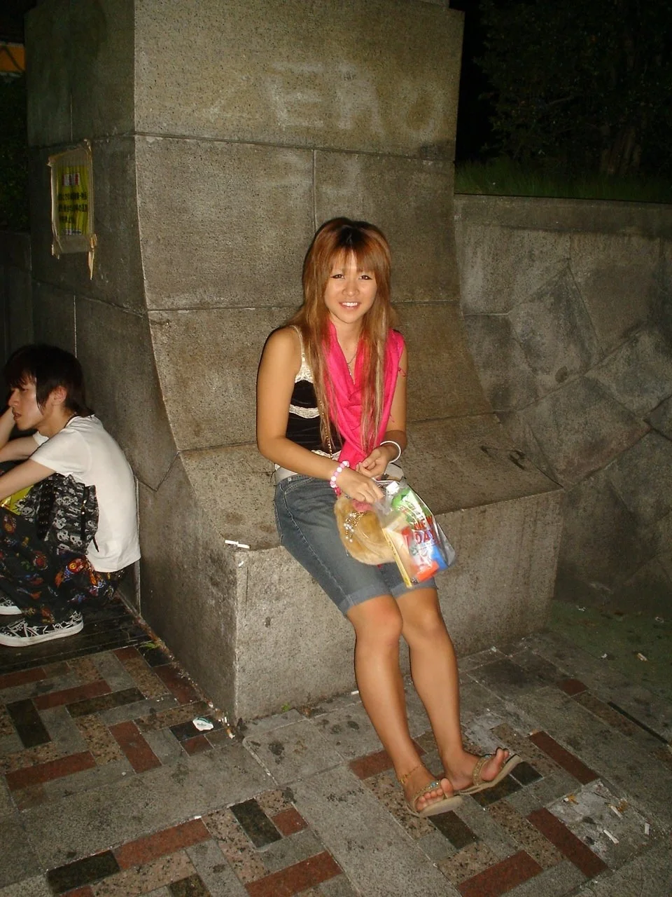 PRETTY GIRL AT HARAJUKU