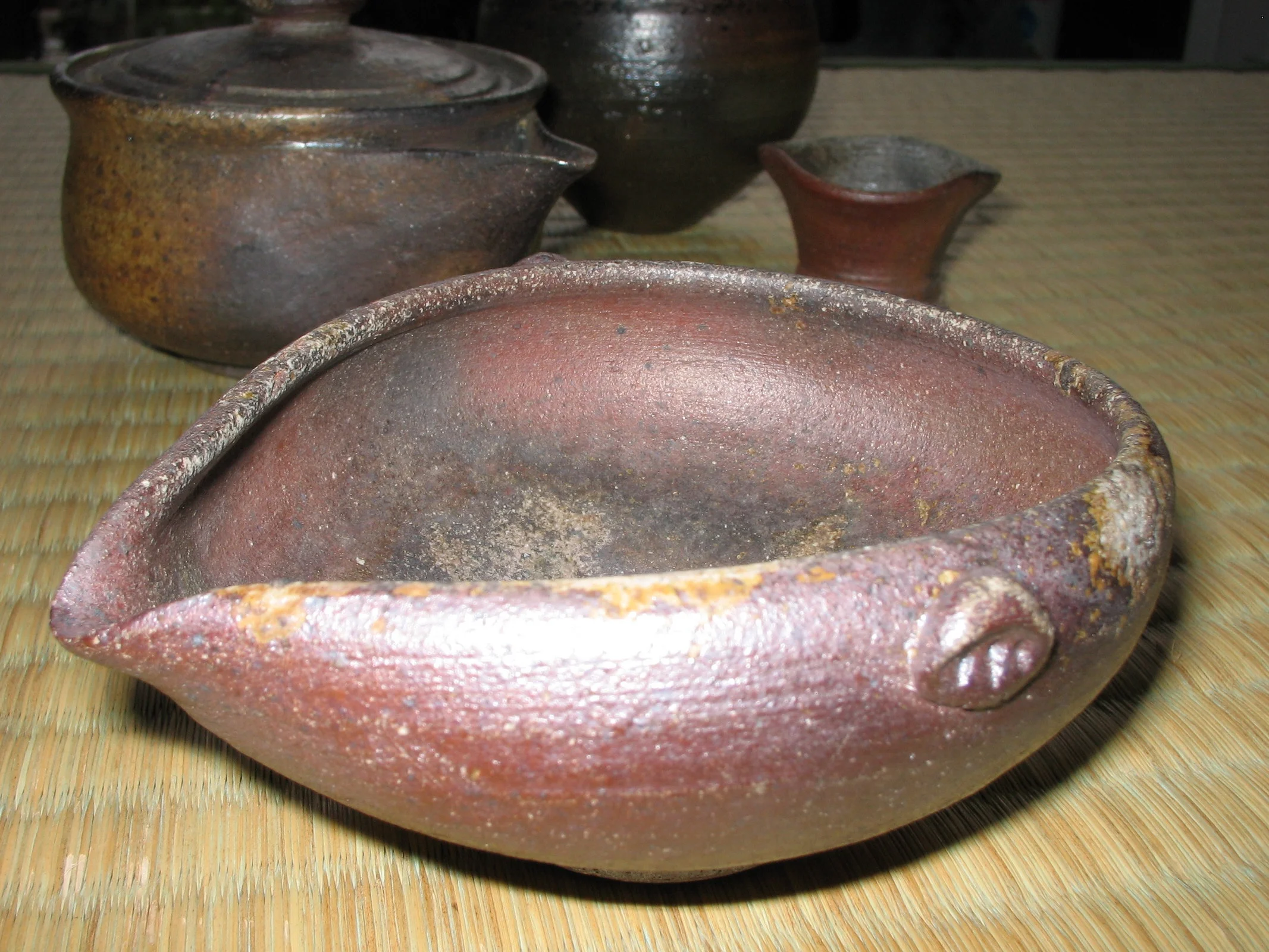 "Sanpouyaki" tea ceremony ware