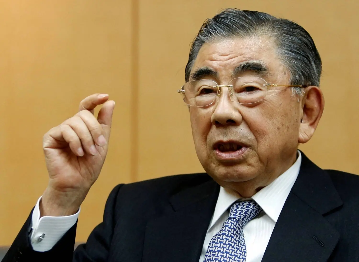 suzuki-toshifumi.webp