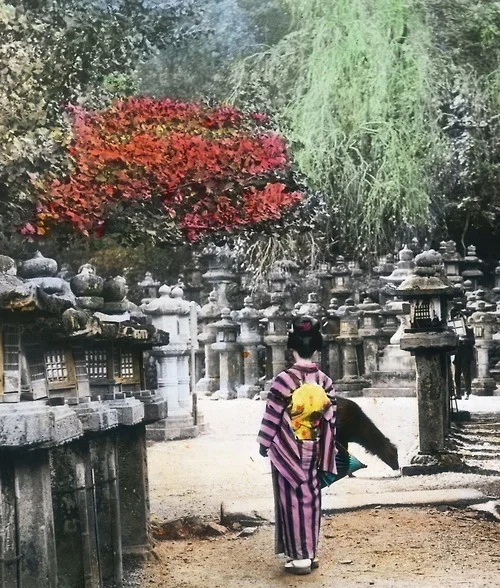 Woman wearing kimono (Hand-colored)